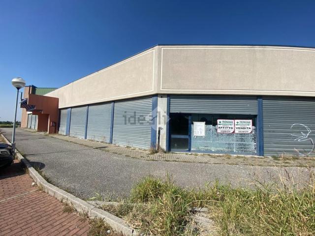 Locale Commerciale in vendita a Castiglione Delle Stiviere, Lombardia