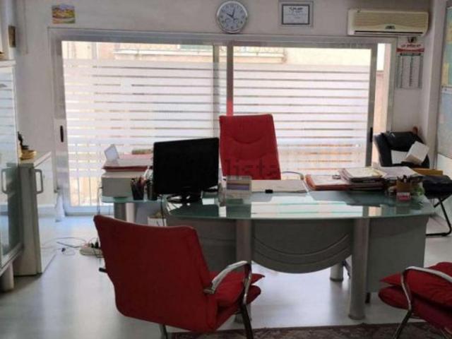 Locale Commerciale in vendita a Ragusa, Sicilia