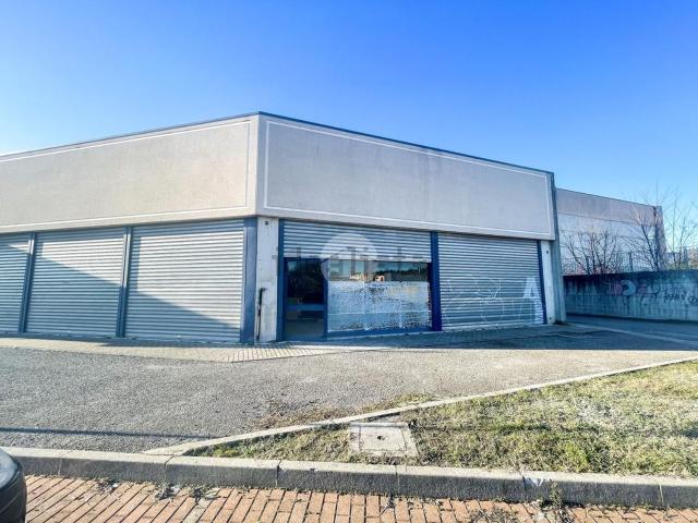 Locale Commerciale in vendita a Castiglione Delle Stiviere, Lombardia