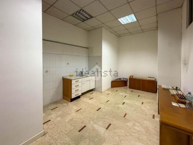 Locale Commerciale in vendita a Cernusco Lombardone, Lecco