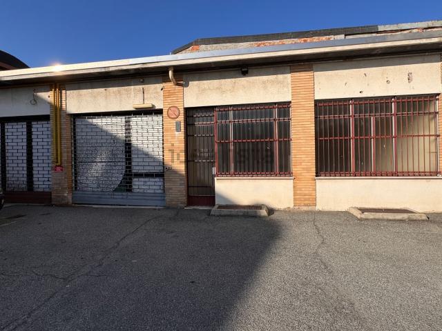 Locale Commerciale in vendita a Piemonte, Novara