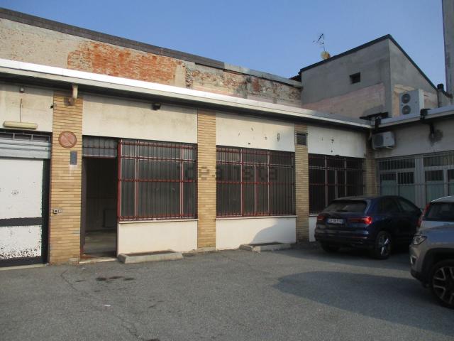 Locale Commerciale in vendita a Piemonte, Novara
