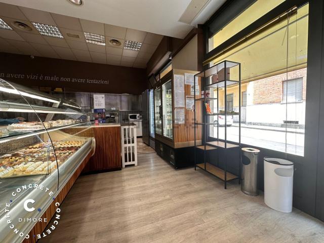 Locale Commerciale in vendita a Piemonte, Asti
