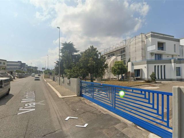 Locale Commerciale in vendita a Martina Franca, Taranto