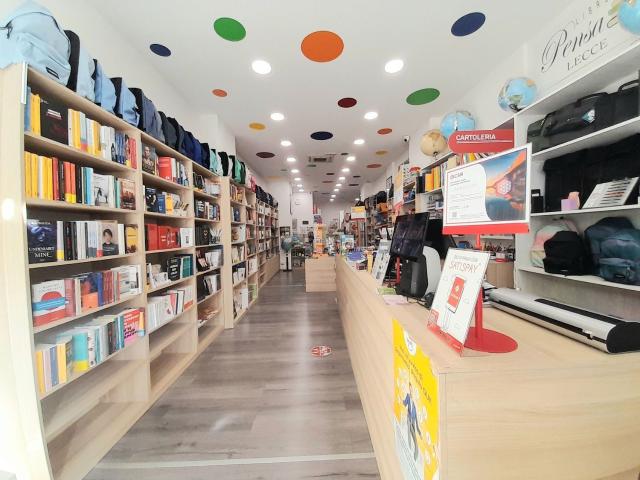 Locale Commerciale in vendita a Puglia, Lecce