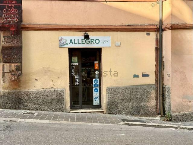 Locale Commerciale in vendita a Sant'Erminio, Cenerente