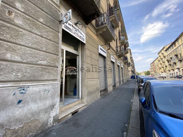 Locale Commerciale in vendita a Circoscrizione 6, Piemonte
