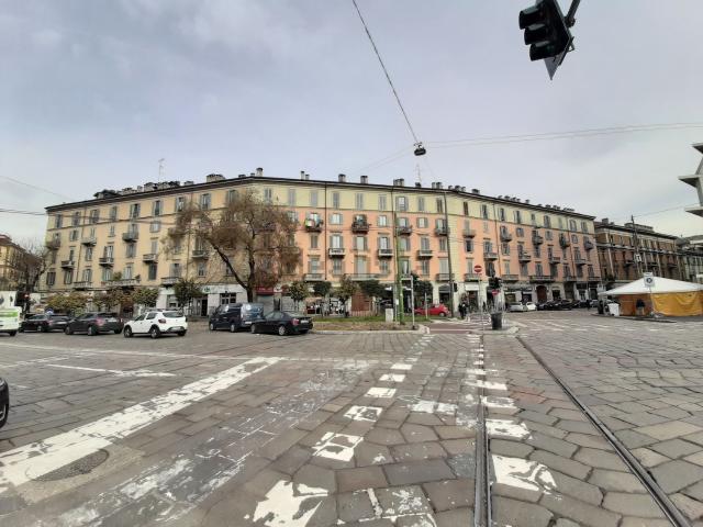 Locale Commerciale in vendita a Municipio 9, Milano