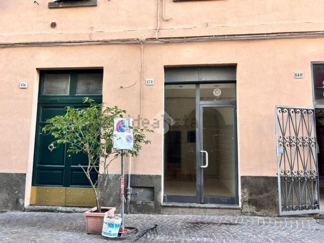 Locale Commerciale in vendita a Viterbo, Lazio