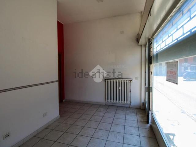 Locale Commerciale in vendita a Mezzago, Lombardia