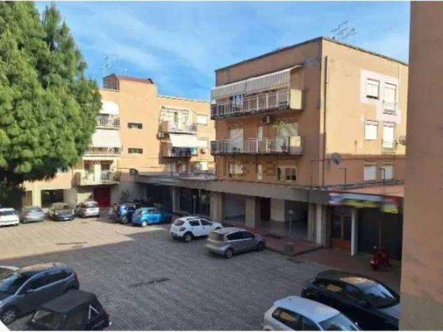 Locale Commerciale in vendita a V Circoscrizione, Messina