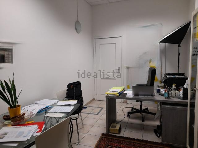 Locale Commerciale in vendita a Ravenna, Reggio Emilia