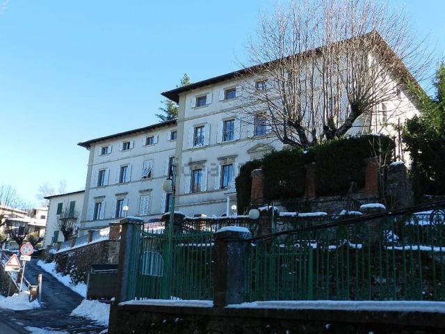 Locale Commerciale in vendita a Unione di Comuni Valdarno e Valdisieve, Reggello
