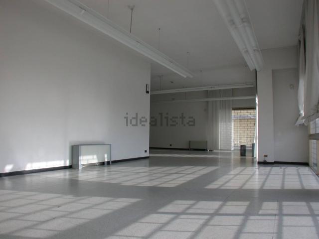 Locale Commerciale in vendita a Lanzago, Silea