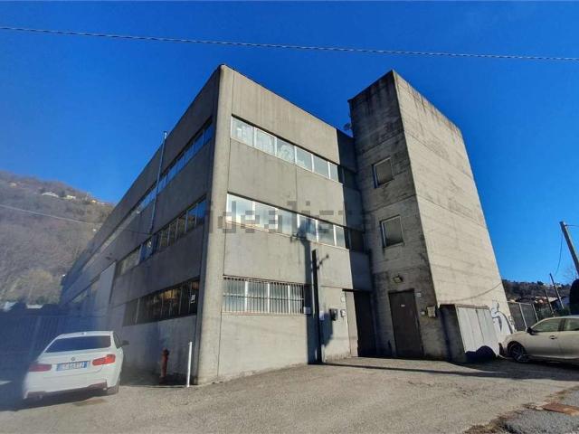 Locale Commerciale in vendita a Camnago Volta, Como