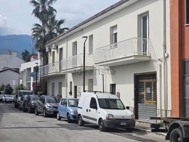 Locale Commerciale in vendita a Telese Terme, Benevento