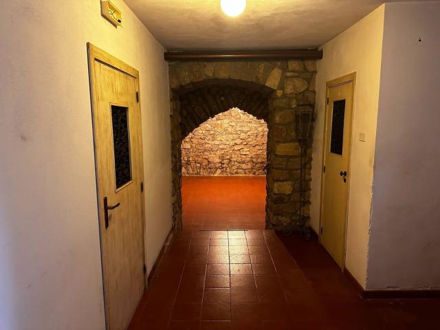 Locale Commerciale in vendita a Rione Angeli, Caltanissetta
