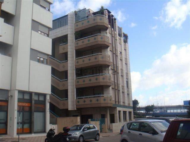 Locale Commerciale in vendita a Sant'Alenixedda, Cagliari