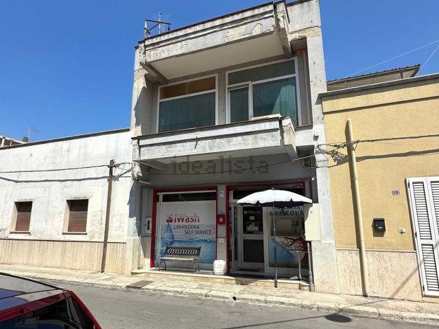 Locale Commerciale in vendita a Puglia, Taranto
