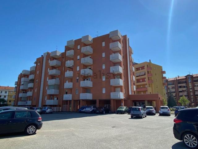Locale Commerciale in vendita a Piazzo, Piemonte
