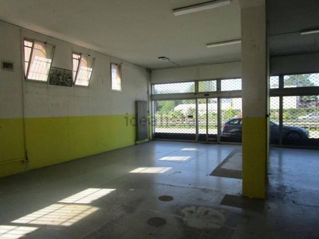 Locale Commerciale in vendita a Camin, Padova