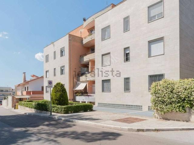 Locale Commerciale in vendita a Puglia, Taranto