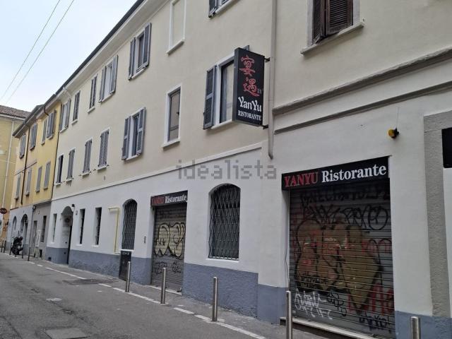 Locale Commerciale in vendita a Municipio 8 di Milano, Milano
