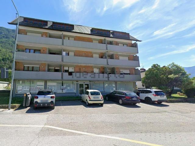 Locale Commerciale in vendita a Tolmezzo, Friuli-Venezia Giulia