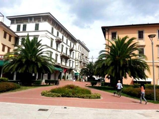 Locale Commerciale in vendita a Montecatini Terme, Gallo