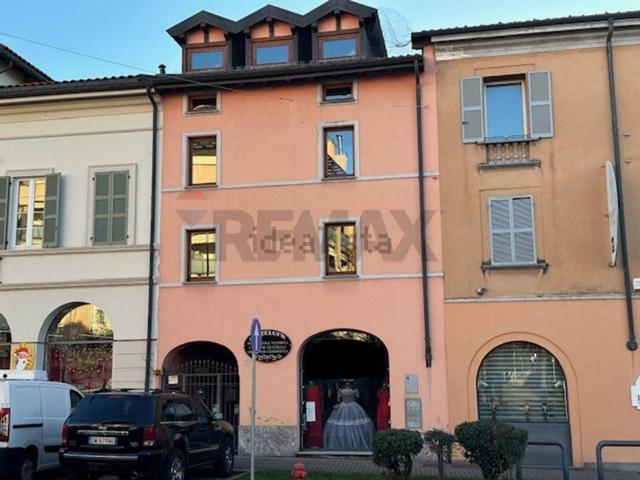 Locale Commerciale in vendita a Malnate, Lombardia