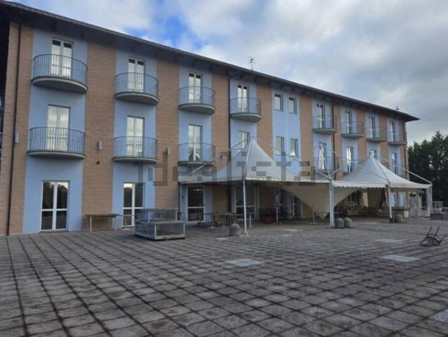Locale Commerciale in vendita a Piemonte, Cuneo