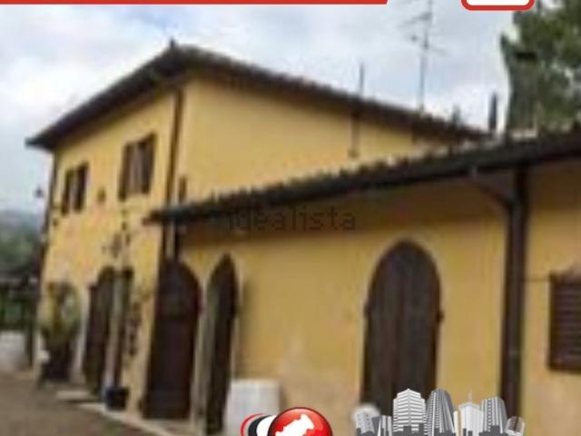 Locale Commerciale in vendita a Giglio, Montevarchi