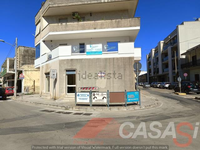 Locale Commerciale in vendita a Maglie, Lecce
