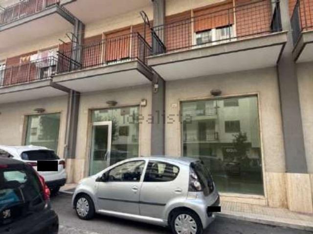 Locale Commerciale in vendita a Puglia, Taranto