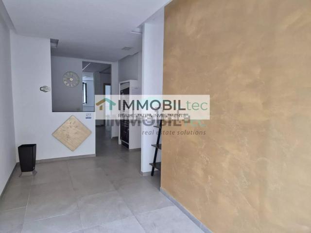 Locale Commerciale in vendita a Volta-Prealpi, Saronno