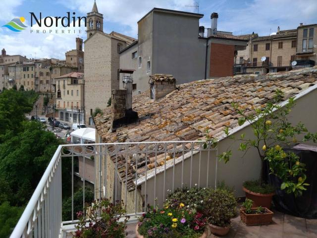 Locale Commerciale in vendita a Marche, Ascoli Piceno