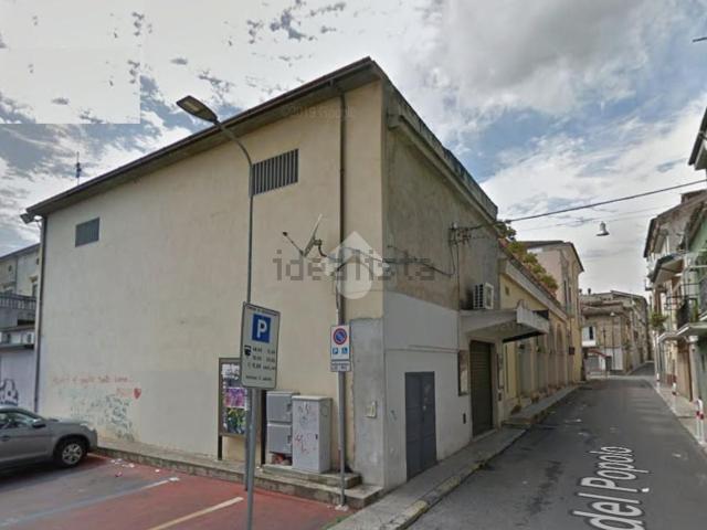 Locale Commerciale in vendita a Calabria, Cosenza