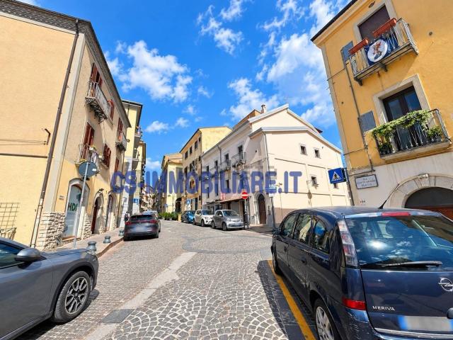 Locale Commerciale in vendita a Montereale, Potenza
