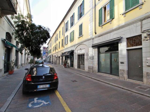 Locale Commerciale in vendita a San Gerardo, Monza