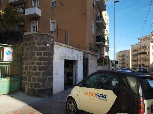Locale Commerciale in vendita a Monte Mixi, Cagliari