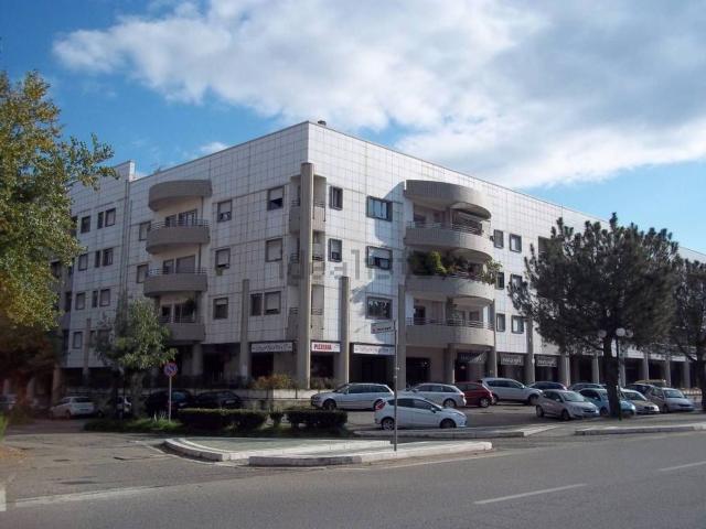 Locale Commerciale in vendita a Calabria, Cosenza