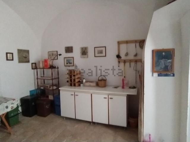 Locale Commerciale in vendita a Puglia, Bari