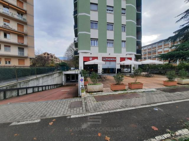 Locale Commerciale in vendita a Zona Nord, Brescia