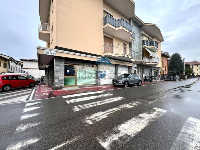 Locale Commerciale in vendita a Pedrengo, Lombardia