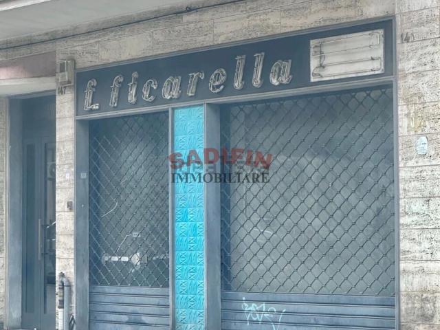 Locale Commerciale in vendita a Murat, Puglia