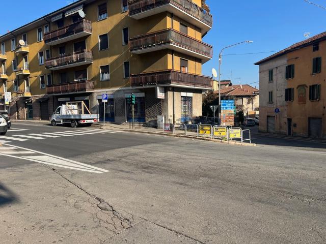 Locale Commerciale in vendita a Biumo Superiore, Varese