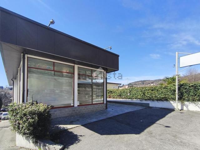 Locale Commerciale in vendita a San Fermo Della Battaglia, Lombardia