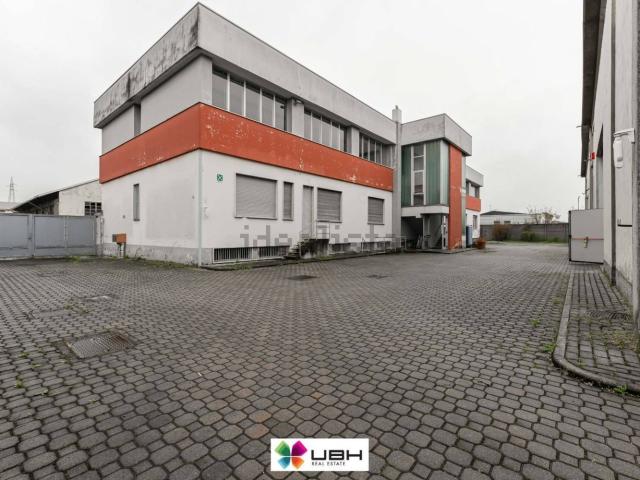 Locale Commerciale in vendita a Cornaredo, Lombardia