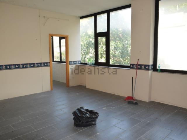 Locale Commerciale in vendita a Amantea Paese, Calabria