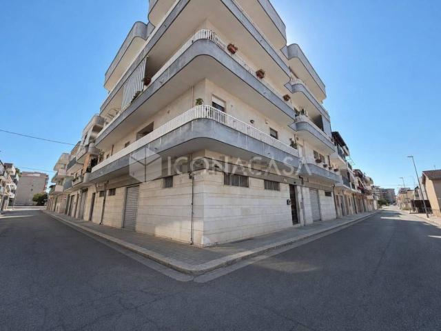 Locale Commerciale in vendita a Puglia, Barletta-andria-trani
